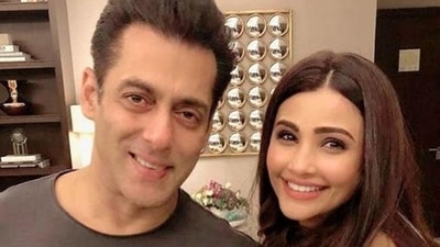 Daisy Shah poses with Salman Khan.