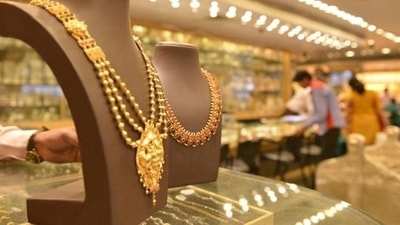 China, one of Asia’s biggest consumer of gold besides India, seems to be turning its back to the yellow metal (HT) China, one of Asia’s biggest consumer of gold besides India, seems to be turning its back to the yellow metal (HT)