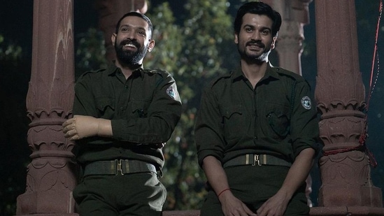 Vikrant Massey and Sunny Kaushal in Netflix film Phir Aayi Hasseen Dillruba that releases on August 9 Vikrant Massey and Sunny Kaushal in Netflix film Phir Aayi Hasseen Dillruba that releases on August 9