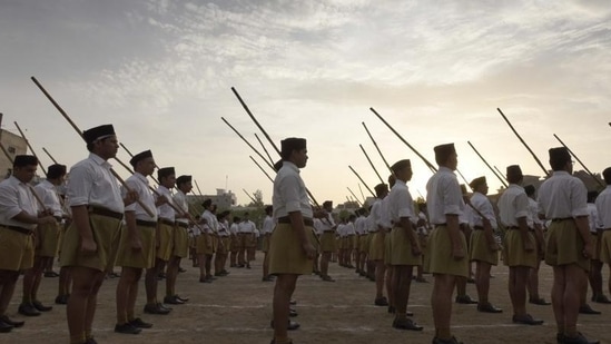 It emerged a few days ago that the Union government had quietly lifted the decades-old ban prohibiting government employees from associating with the Rashtriya Swayamsewak Sangh(Sonu Mehta/HT File Photo)