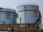 Indian Oil's net profit plummeted 74.73% for the first quarter of 2024-25 (Bloomberg) Indian Oil's net profit plummeted 74.73% for the first quarter of 2024-25 (Bloomberg)