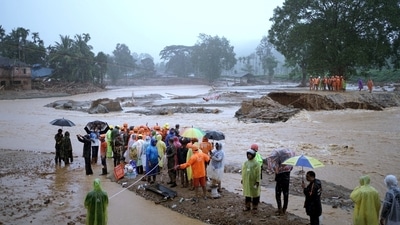 Members of rescue teams conduct rescue operation at a landslide site after multiple landslides in the hills in Wayanad, in the southern state of Kerala, India, July 30, 2024. REUTERS/CK Thanseer (REUTERS)