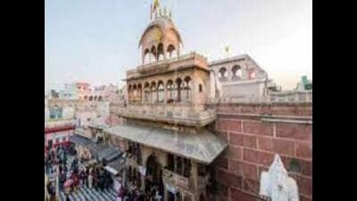 Crowd management will be a challenging task for the authorities, particularly with weekend inflow from National Capital Region (NCR) around Delhi. (HT FILE)
