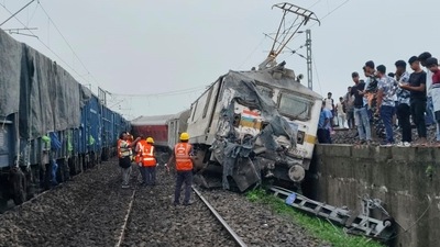 Howrah-Mumbai passenger train derailed near the town of Barabamboo in Jharkhand state, India, Tuesday, July 30, 2024. (AP Photo) (AP) Howrah-Mumbai passenger train derailed near the town of Barabamboo in Jharkhand state, India, Tuesday, July 30, 2024. (AP Photo) (AP)