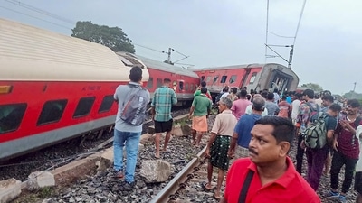 Rescue and relief work underway after the Howrah-Mumbai Mail derailed near Badabamboo in Seraikela-Kharsawan district of Jharkhand early Tuesday, July 30, 2024. (PTI) Rescue and relief work underway after the Howrah-Mumbai Mail derailed near Badabamboo in Seraikela-Kharsawan district of Jharkhand early Tuesday, July 30, 2024. (PTI)