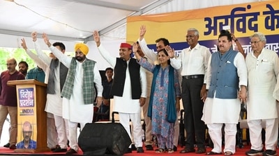 Samajwadi Party chief Akhilesh Yadav, TMC leader Derek O’Brien, NCP leader Sharad Pawar, Shiv Sena leader Sanjay Raut and RJD MP Manoj Kumar Jha also backed the AAP. (Arvind Yadav/HT Photo) Samajwadi Party chief Akhilesh Yadav, TMC leader Derek O’Brien, NCP leader Sharad Pawar, Shiv Sena leader Sanjay Raut and RJD MP Manoj Kumar Jha also backed the AAP. (Arvind Yadav/HT Photo)