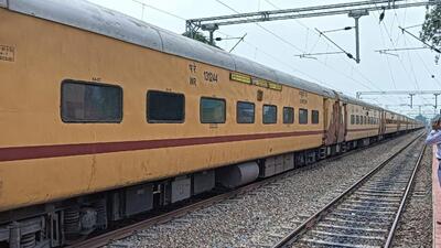 The Jammu Tawi-Bhagat Ki Kothi Express (train number 19926) was halted at Kasu Beghu station, 10km from Ferozepur, for six hours after a hoax bomb threat on Tuesday. The caller was traced to West Bengal. (HT Photo) The Jammu Tawi-Bhagat Ki Kothi Express (train number 19926) was halted at Kasu Beghu station, 10km from Ferozepur, for six hours after a hoax bomb threat on Tuesday. The caller was traced to West Bengal. (HT Photo)