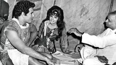 Mumtaz had the most successful pairing with wrestler turned actor Dara Singh. In many of her recent interviews, the veteran credited the late actor for being supportive during her initial days. The duo acted in films like Faulad, Samson, Hercules, Sikandar E Azam. Tarzan Comes to Delhi and Daku Mangal Singh. Mumtaz had the most successful pairing with wrestler turned actor Dara Singh. In many of her recent interviews, the veteran credited the late actor for being supportive during her initial days. The duo acted in films like Faulad, Samson, Hercules, Sikandar E Azam. Tarzan Comes to Delhi and Daku Mangal Singh.