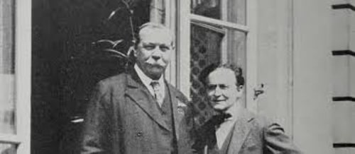 Sir Arthur Conan Doyle with Harry Houdini. Sir Arthur Conan Doyle with Harry Houdini.