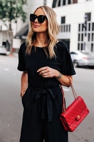 Monochromes go well with bright coloured bags. (Pinterest) Monochromes go well with bright coloured bags. (Pinterest)