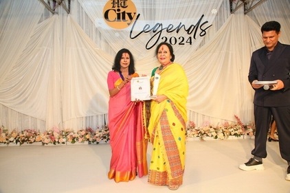 Sonal Mansingh, presented by Shovana Narayan (Photo: Manoj Varma/HT) Sonal Mansingh, presented by Shovana Narayan (Photo: Manoj Varma/HT)