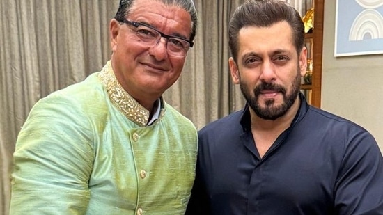 Ranveer Singh goes ‘Haila’ as Salman Khan shares picture flaunting luxury watch. Here's its whopping cost (Photo by Twitter/BeingSalmanKhan)