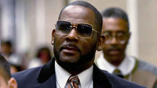 https://www.mobilemasala.com/film-gossip/Singer-R-Kelly-petitions-US-Supreme-Court-to-void-convictions-in-sex-crimes-case-i285629