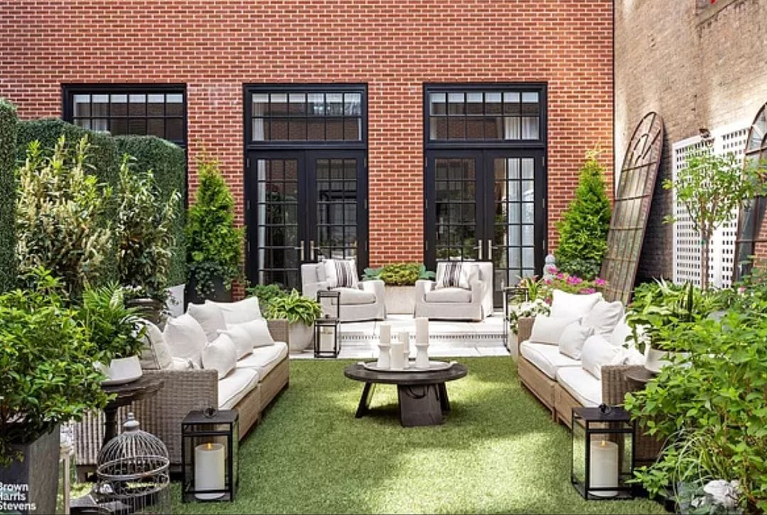 The outdoor space of Jennifer Lopez's old NYC apartment has four terraces on two levels.(Brown Harris Stevens via StreetEasy)