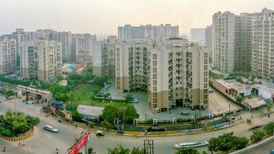 (Above) Raj Nagar Extension in Ghaziabad. The GDA has decided to freeze sector rates this year as about 1,742 of its properties have remained unsold in past auctions. (Sakib Ali/HT Photo) (Above) Raj Nagar Extension in Ghaziabad. The GDA has decided to freeze sector rates this year as about 1,742 of its properties have remained unsold in past auctions. (Sakib Ali/HT Photo)
