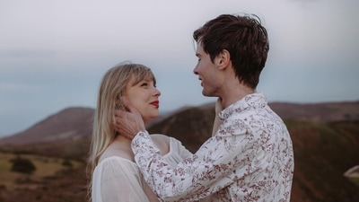 A woman named Laura has gone viral for her resemblance to Taylor Swift (X/@swiftielaurah) A woman named Laura has gone viral for her resemblance to Taylor Swift (X/@swiftielaurah)