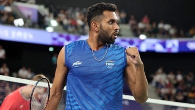 HS Prannoy staved off a scare from Vietnam's Le Duc Phat and won his final group game 16-21, 21-11, 21-12. His win confirmed that he will be facing Lakshya Sen in an all-Indian men's singles round of 16 match.&nbsp; (AFP)