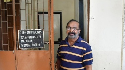Joe D’Cruz, a Dockyard Road resident, is an honorary member of both clubs. (Bhushan Koyande/HT Photo) Joe D’Cruz, a Dockyard Road resident, is an honorary member of both clubs. (Bhushan Koyande/HT Photo)