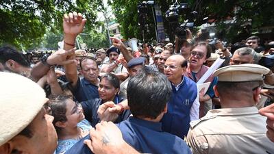 LG VK Saxena met protesting students on Monday. (Arvind Yadav/HT Photo) LG VK Saxena met protesting students on Monday. (Arvind Yadav/HT Photo)