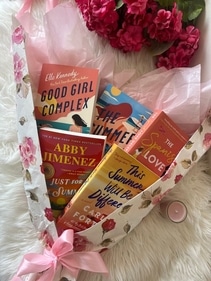 A book girlie will bestow the status of 'fictional man green flag status' if you ever get her a book bouquet. (Pinterest) A book girlie will bestow the status of 'fictional man green flag status' if you ever get her a book bouquet. (Pinterest)