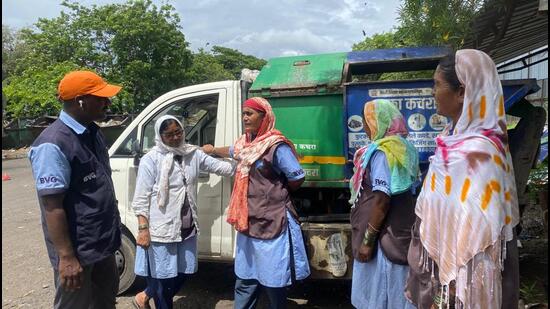 310 waste pickers who have collectively received <span class='webrupee'>₹</span>7.5 crore from the Pimpri Chinchwad Municipal Corporation between March and June as their wage difference for the period 2013 to 2015 under the Minimum Wages Act. (HT) 310 waste pickers who have collectively received <span class='webrupee'>₹</span>7.5 crore from the Pimpri Chinchwad Municipal Corporation between March and June as their wage difference for the period 2013 to 2015 under the Minimum Wages Act. (HT)