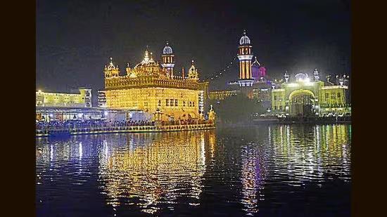 Shiromani Gurdwara Parbandhak Committee (SGPC) general elections, the Gurdwara Election Commission (GEC) has extended the last date for enrolling as a voter. (HT File)