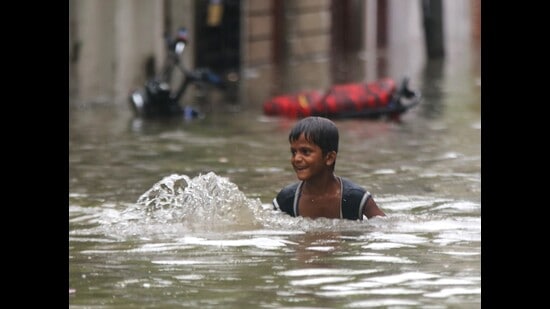 Waterlogging in the Udayganj area of Lucknow following an hour of rain on Wednesday (Mushtaq Ali)