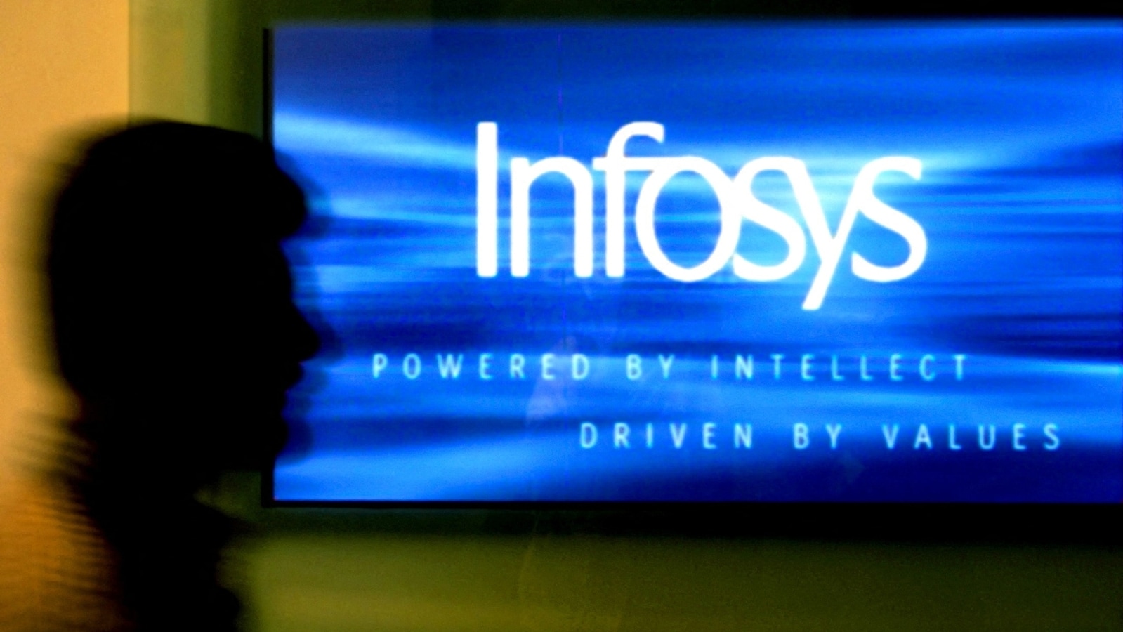 Infosys share price falls 1% as company gets ₹32,000 crore GST evasion notice: What IT major said