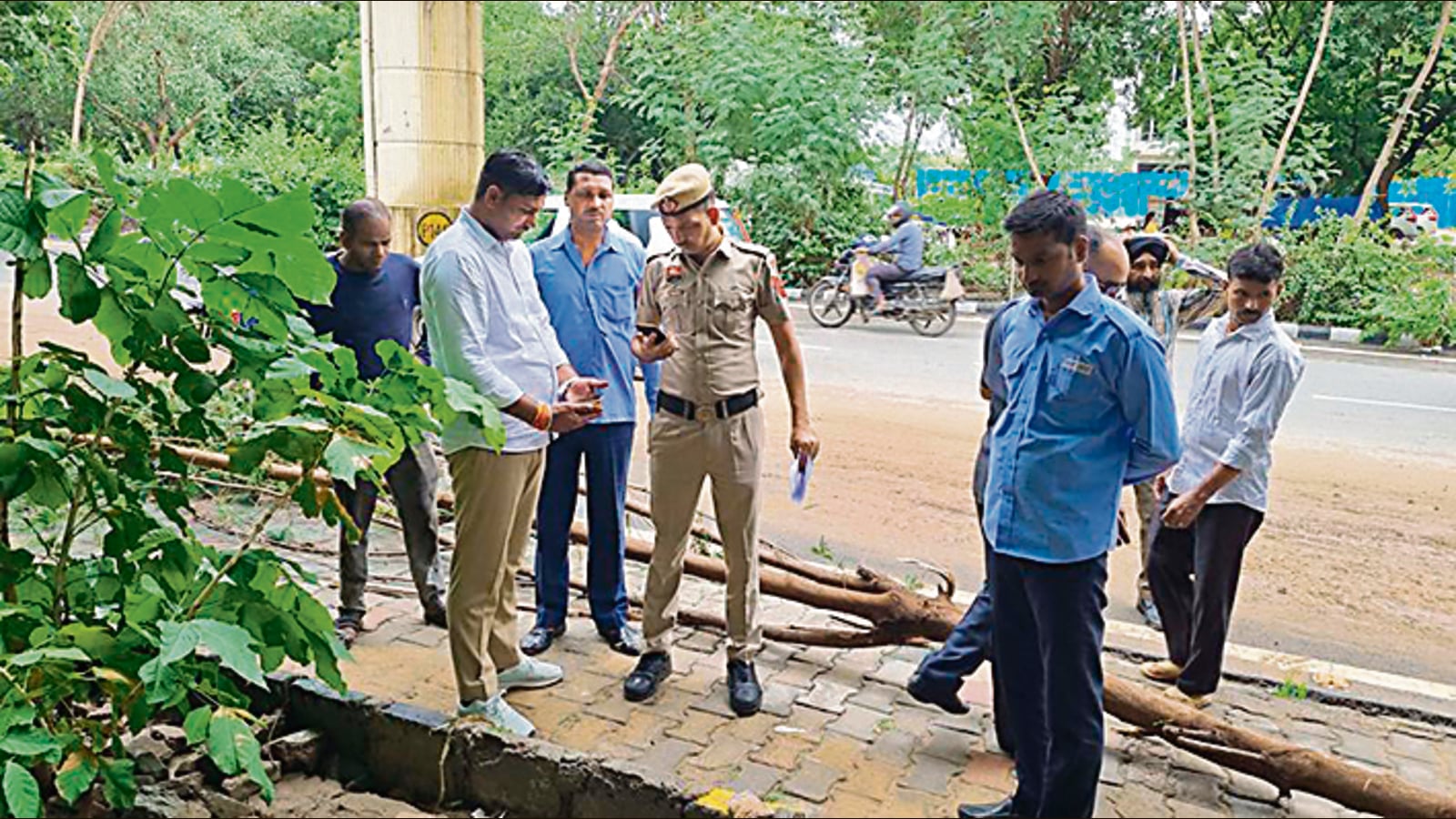 Three pedestrians electrocuted on flooded stretch near Iffco Chowk