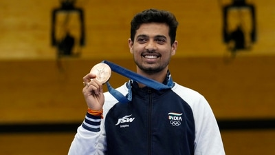 Swapnil Kusale's sensational bronze medal win early on Day 6 in 50m rifle 3 positions men's shooting final remained the highlight for India on what was otherwise a grim day for the country's prospects. While Kusale added an unprecedented third medal from the shooting range, star contenders such as PV Sindhu, Nikhat Zareen, Sift Kaur Samra and badminton doubles pair Satwiksairaj Rankireddy and Chirag Shetty all big farewell without being able to fight for a medal. (AP) Swapnil Kusale's sensational bronze medal win early on Day 6 in 50m rifle 3 positions men's shooting final remained the highlight for India on what was otherwise a grim day for the country's prospects. While Kusale added an unprecedented third medal from the shooting range, star contenders such as PV Sindhu, Nikhat Zareen, Sift Kaur Samra and badminton doubles pair Satwiksairaj Rankireddy and Chirag Shetty all big farewell without being able to fight for a medal. (AP)