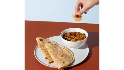 Roti unhealthy in diabetes? Health experts reveal whether sugar patients should skip Indian bread and turn to millets (Image by Freepik) Roti unhealthy in diabetes? Health experts reveal whether sugar patients should skip Indian bread and turn to millets (Image by Freepik)