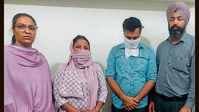 The Punjab Vigilance Bureau (VB) arrested Nirdosh Kaur, assistant commissioner of police (ACP)-Women Cell in Ludhiana and her reader Beant Singh on graft charges on Thursday. (HT Photo) The Punjab Vigilance Bureau (VB) arrested Nirdosh Kaur, assistant commissioner of police (ACP)-Women Cell in Ludhiana and her reader Beant Singh on graft charges on Thursday. (HT Photo)