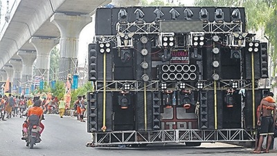Trucks carrying boomboxes along kanwar routes. (Sakib Ali/HT Photo) Trucks carrying boomboxes along kanwar routes. (Sakib Ali/HT Photo)