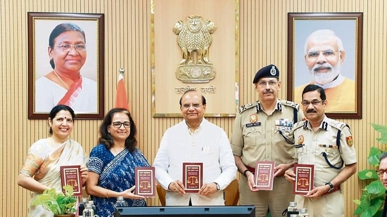 (l-R) Kiran Gautam, publisher; Justice Poonam A Bamba, Chairperson PCA; Vinay Kumar Saxena, LG, Delhi; Sanjay Arora, CP Delhi; and Sunil Kumar Gautam, Special CP, HRD, author of the book 