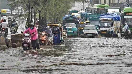 Water logging after heavy rainfall in New Delhi (HT Photo)