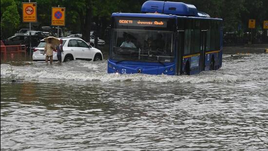 Waterlogging, traffic snarls in several parts of Delhi after heavy showers (HT Photo)
