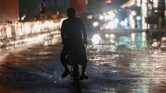 Due to heavy rainfall, many places in Noida saw waterlogging and traffic jams. (Photo by Sunil Ghosh/Hindustan?Times)