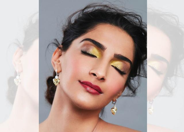 Namrata Soni often uses gold eyeshadow for Sonam Kapoor, whom she says loves to experiment. Namrata Soni often uses gold eyeshadow for Sonam Kapoor, whom she says loves to experiment.