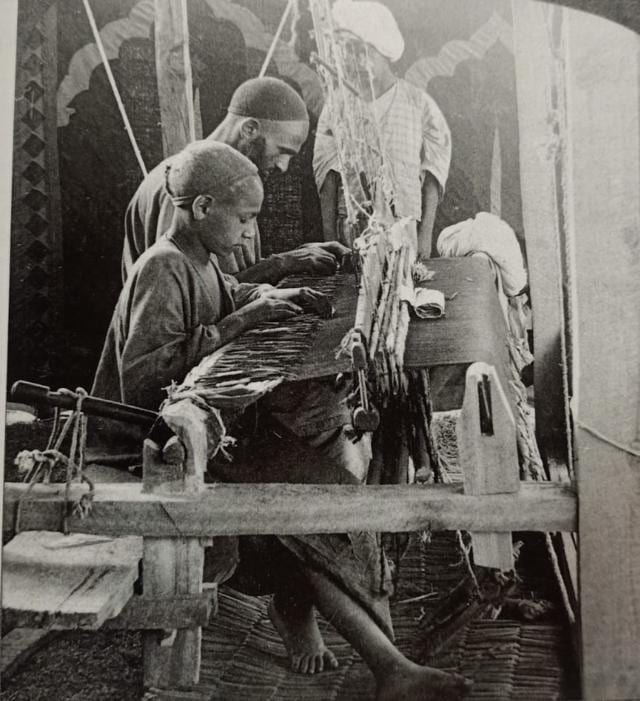 “The wretchedness of shawl weavers’ lives escaped the eye of no foreign traveller.” (Courtesy Shawls & Shawlbafs of Kashmir: Legends of Unsung Heroes by Dr Abdul Ahad) “The wretchedness of shawl weavers’ lives escaped the eye of no foreign traveller.” (Courtesy Shawls & Shawlbafs of Kashmir: Legends of Unsung Heroes by Dr Abdul Ahad)