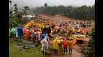 People watch as search operations are carried out after landslides hit Mundakkai village in Wayanad district in the southern state of Kerala, India, August 1, 2024. REUTERS/Francis Mascarenhas (REUTERS) People watch as search operations are carried out after landslides hit Mundakkai village in Wayanad district in the southern state of Kerala, India, August 1, 2024. REUTERS/Francis Mascarenhas (REUTERS)