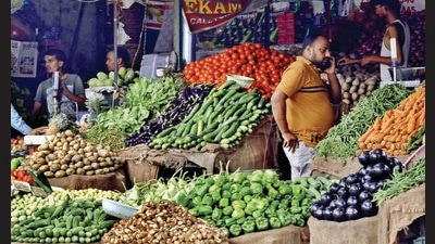 Tomato prices soared to  ₹80 per kg at Chandigarh’s apni mandis last week, marking a significant increase from  ₹30 per kg on June 21,  ₹60 per kg on July 3 and  ₹70 on July 17. (HT File Photo)
