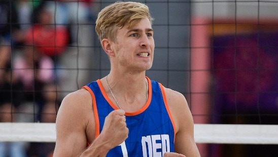 Dutch child rapist Steven van de Velde booed by crowd during Paris Olympics Volleyball match