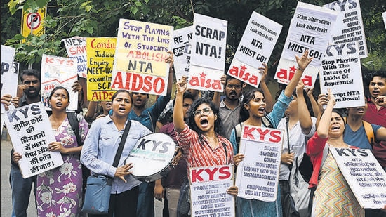 Protests against alleged irregularities in NEET-UG, at Jantar Mantar in New Delhi, on Thursday. (Arvind Yadav/HT)