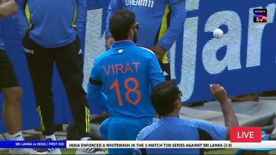 Virat Kohli wearing a black armband in the India vs Sri Lanka 1st ODI
