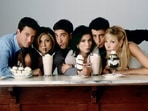 Matthew Perry, Jennifer Aniston, David Schwimmer, Courteney Cox, Matt LeBlanc and Lisa Kudrow in a still from Friends.