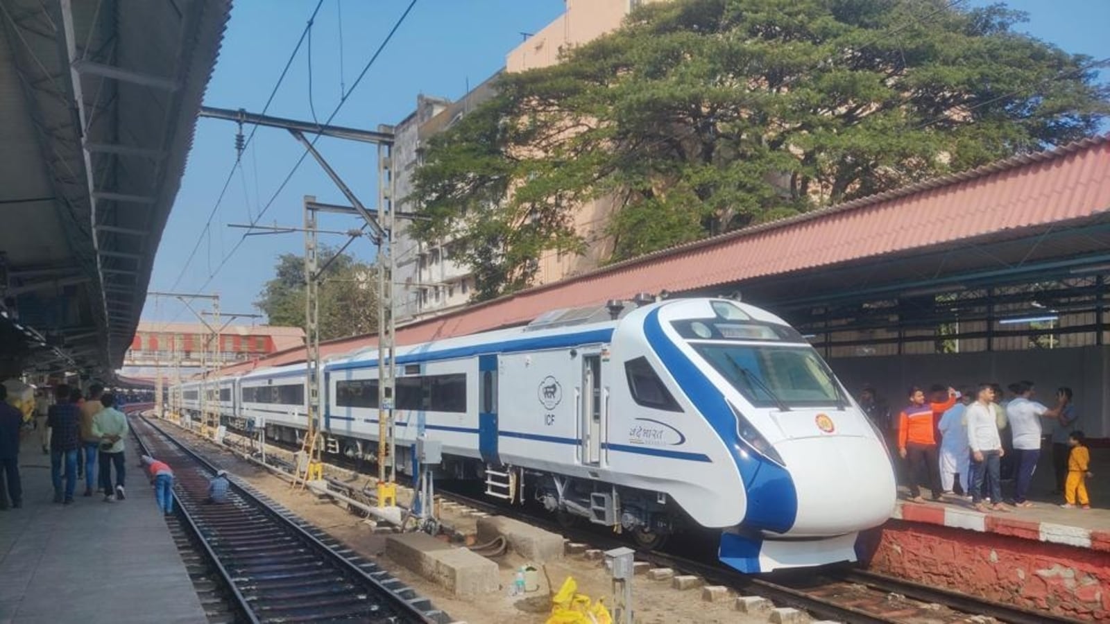 How useful is the Bengaluru-Ernakulam Vande Bharat Express for Keralites in Bengaluru? Reddit debates