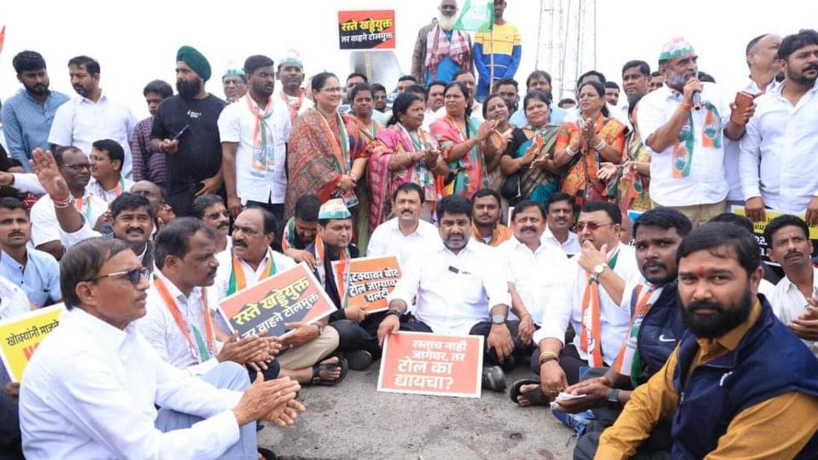 Congress stages protest on Pune-Bengaluru nat’l highway amid poor road conditions