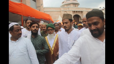 Mufti-e-Benaras Maulana Abdul Batin Nomani at gate number 4 of Gyanvapi complex on Friday. (HT) Mufti-e-Benaras Maulana Abdul Batin Nomani at gate number 4 of Gyanvapi complex on Friday. (HT)