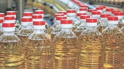 Nutrition scientists at the Punjab Agricultural University (PAU) here have pushed for use of traditional mustard oil over refined oils, citing the skewed ration of omega 3 and omega 6 fatty acids in the latter as responsible for chronic inflammation, linked to coronary heart disease. (HT File) Nutrition scientists at the Punjab Agricultural University (PAU) here have pushed for use of traditional mustard oil over refined oils, citing the skewed ration of omega 3 and omega 6 fatty acids in the latter as responsible for chronic inflammation, linked to coronary heart disease. (HT File)