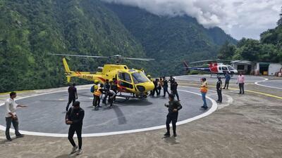 Stranded pilgrims on the Kedarnath trek route being rescued using choppers on Saturday (Ht Photo/Sourced) Stranded pilgrims on the Kedarnath trek route being rescued using choppers on Saturday (Ht Photo/Sourced)